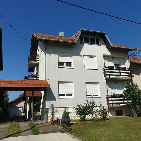 Apartman Kod Dide I Bake Vukovar Exterior photo