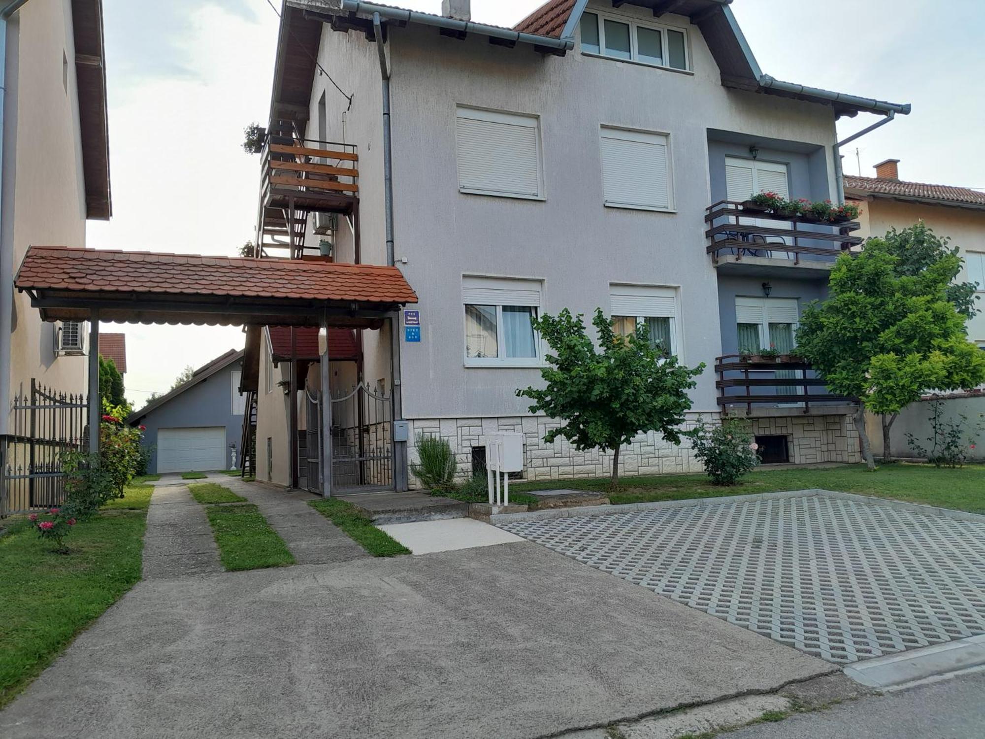 Apartman Kod Dide I Bake Vukovar Exterior photo